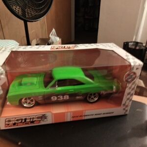 1970 Plymouth Road Runner Green Die-Cast Model Car in Box 1/24 Scale New ..